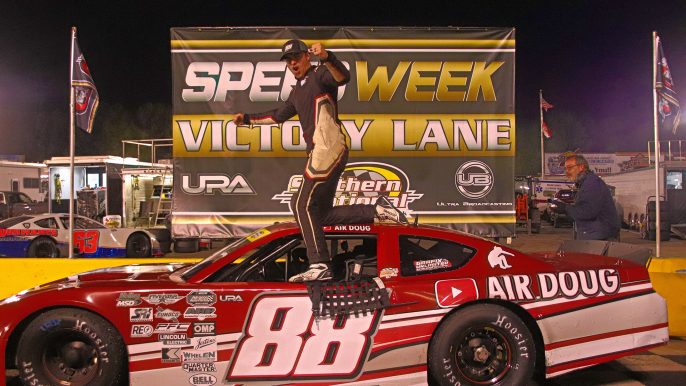 Air Doug takes second round in Late Model Speedweek